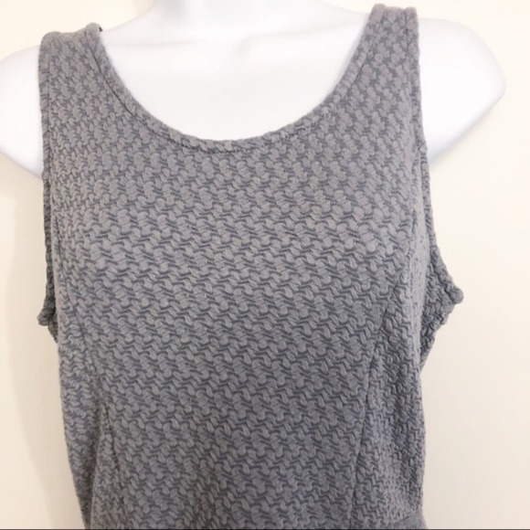 5/$25 Kirra Textured Peplum Open Back Textured Tank Gray Women's Size Medium - Picture 2 of 7